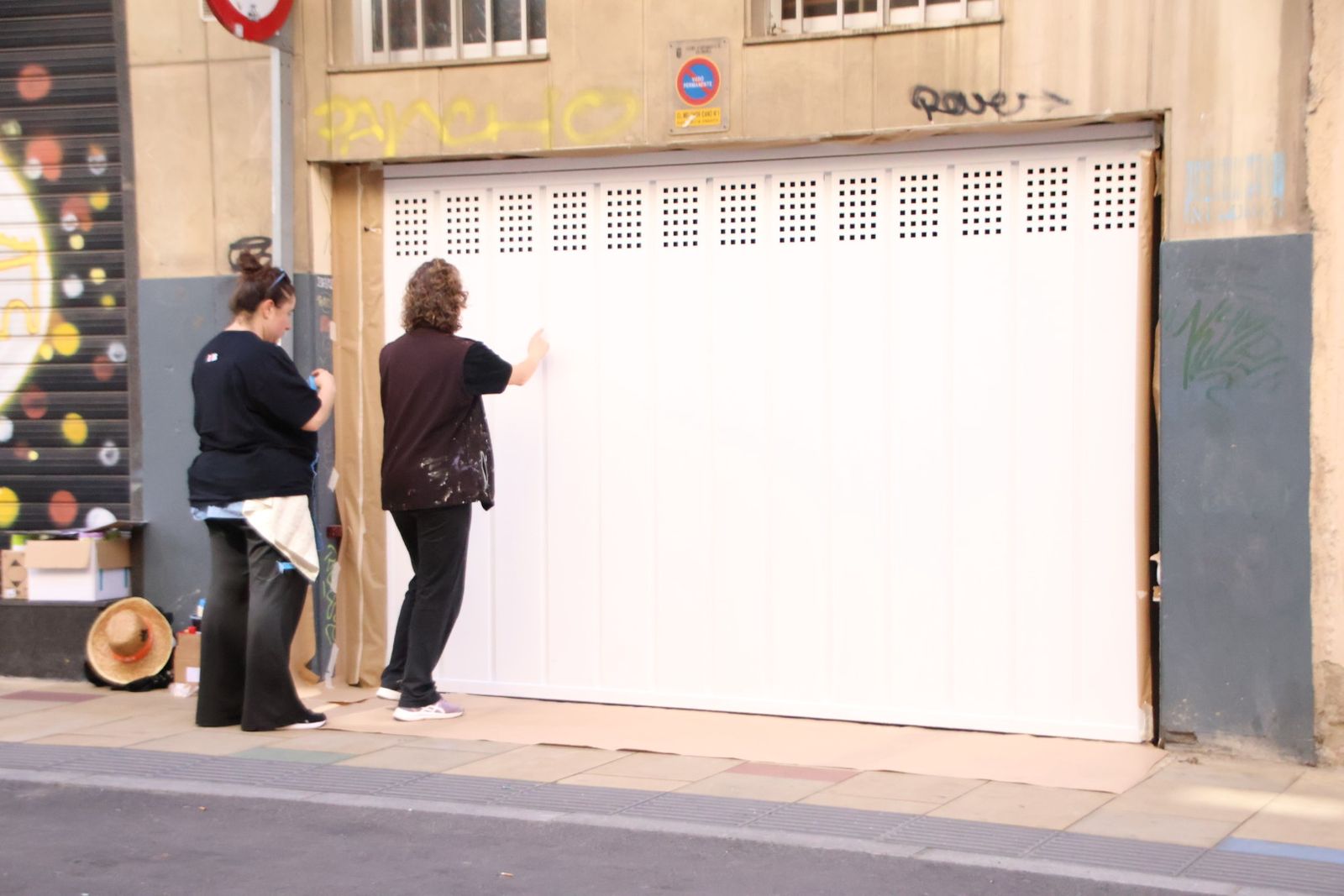 Los artistas de la Plaza del Oeste comienzan a pintar los murales