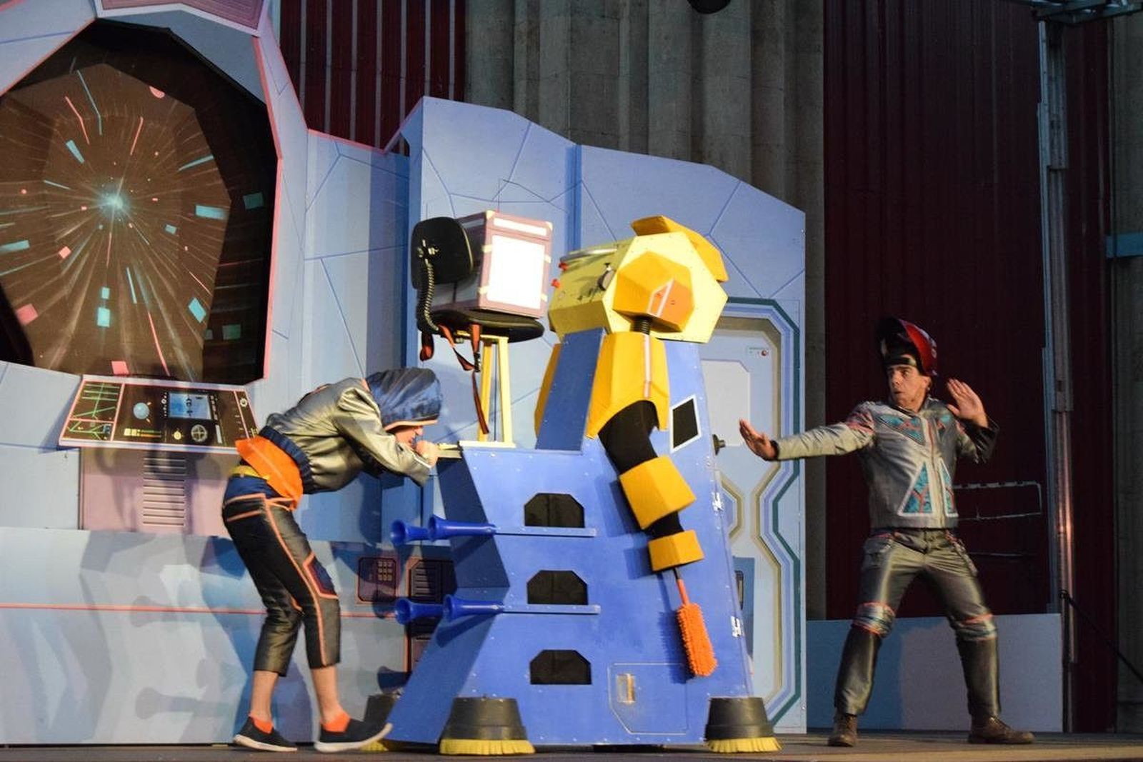 Visita espacial en la Basílica de Alba de Tormes