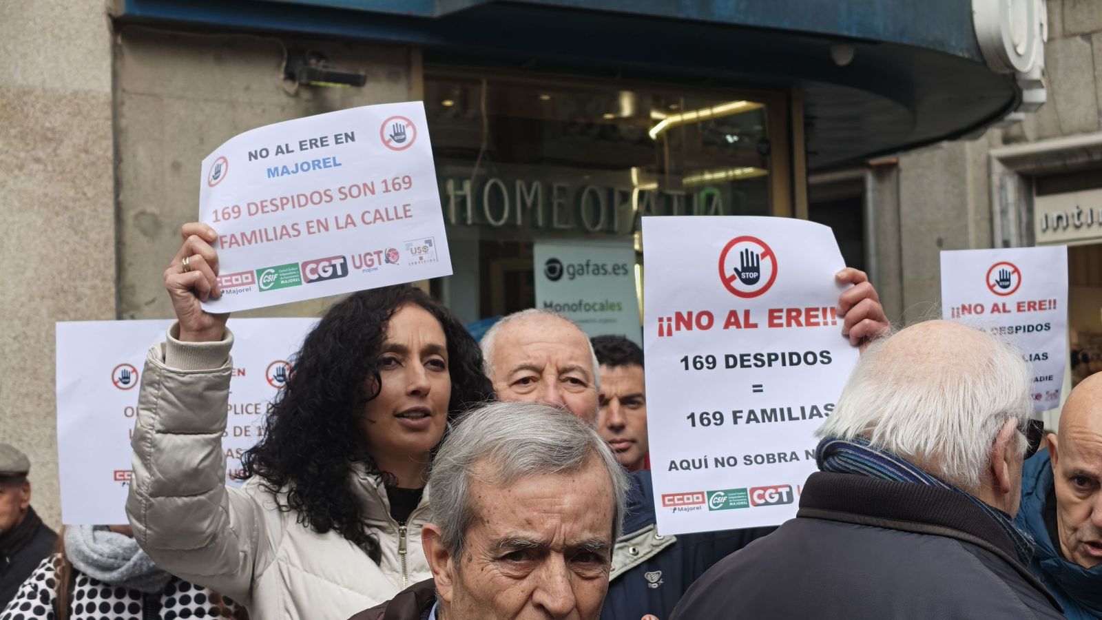 Posibles trabajadores afectados por el ERE de Majorel se manifiestan en Salamanca