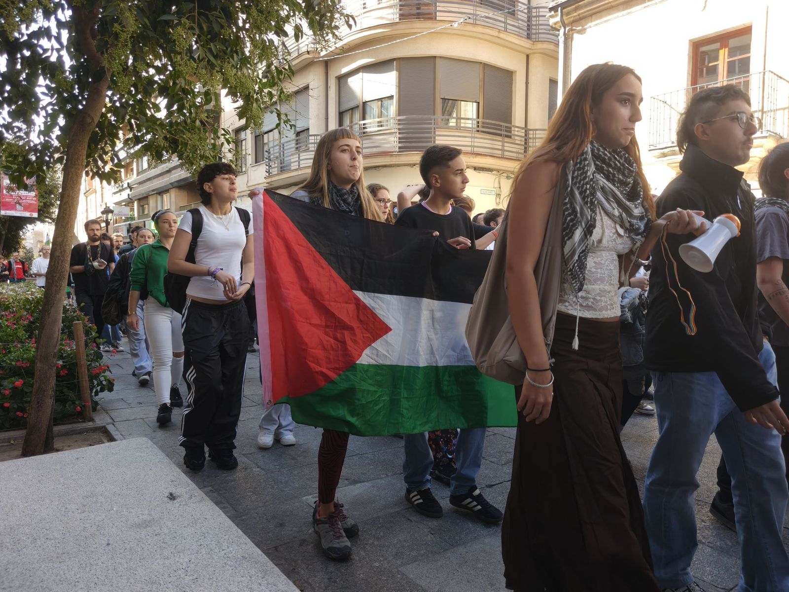 Los estudiantes de Salamanca recorren Salamanca alzando la voz por Palestina