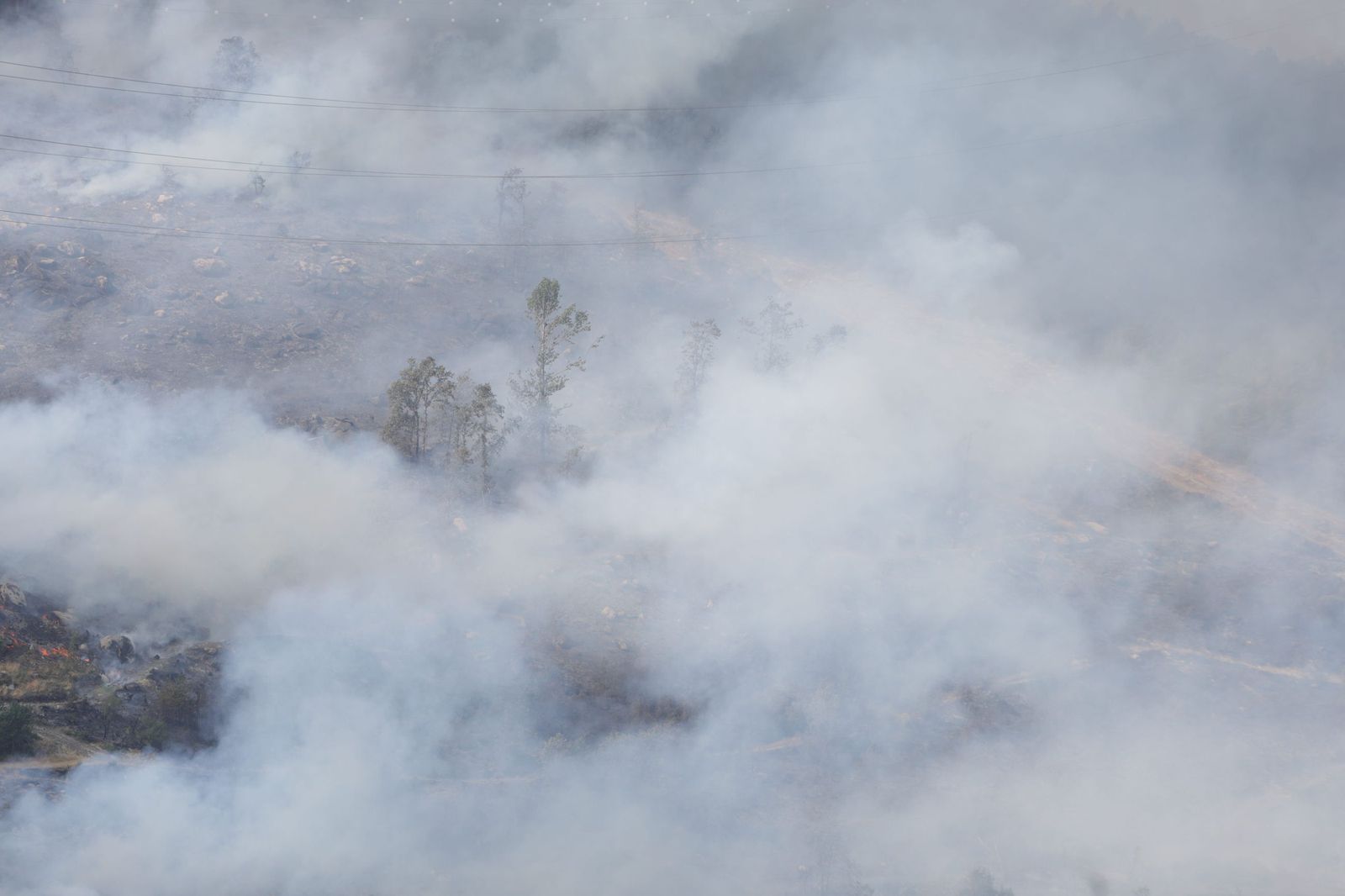 Incendio en la frontera de Galicia y Castilla y León