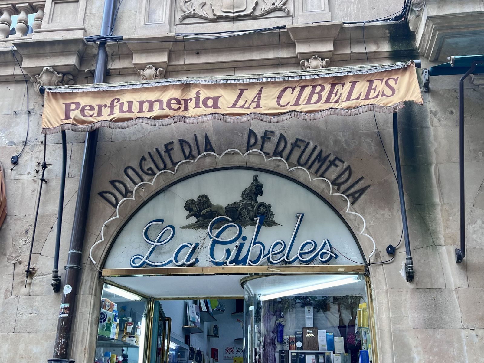 Rótulos comerciales de interés especial en Salamanca