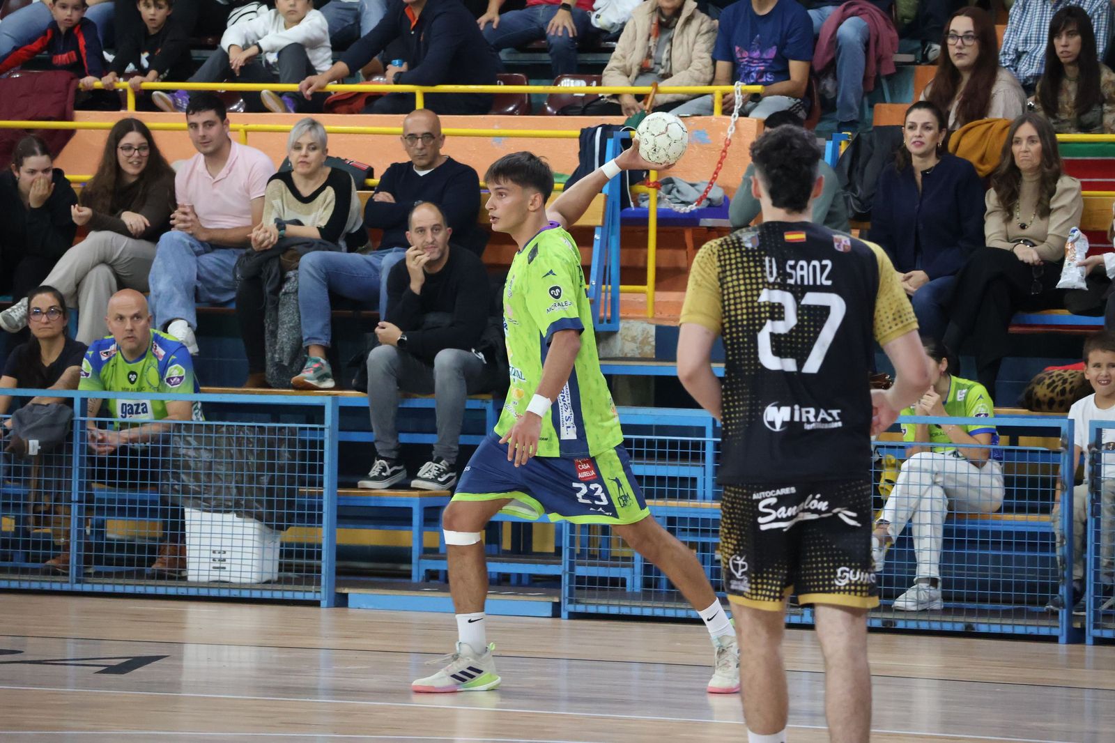 GALERÍA | El BM Zamora recibe en casa al Ciudad de Salamanca en un duelo muy ajustado