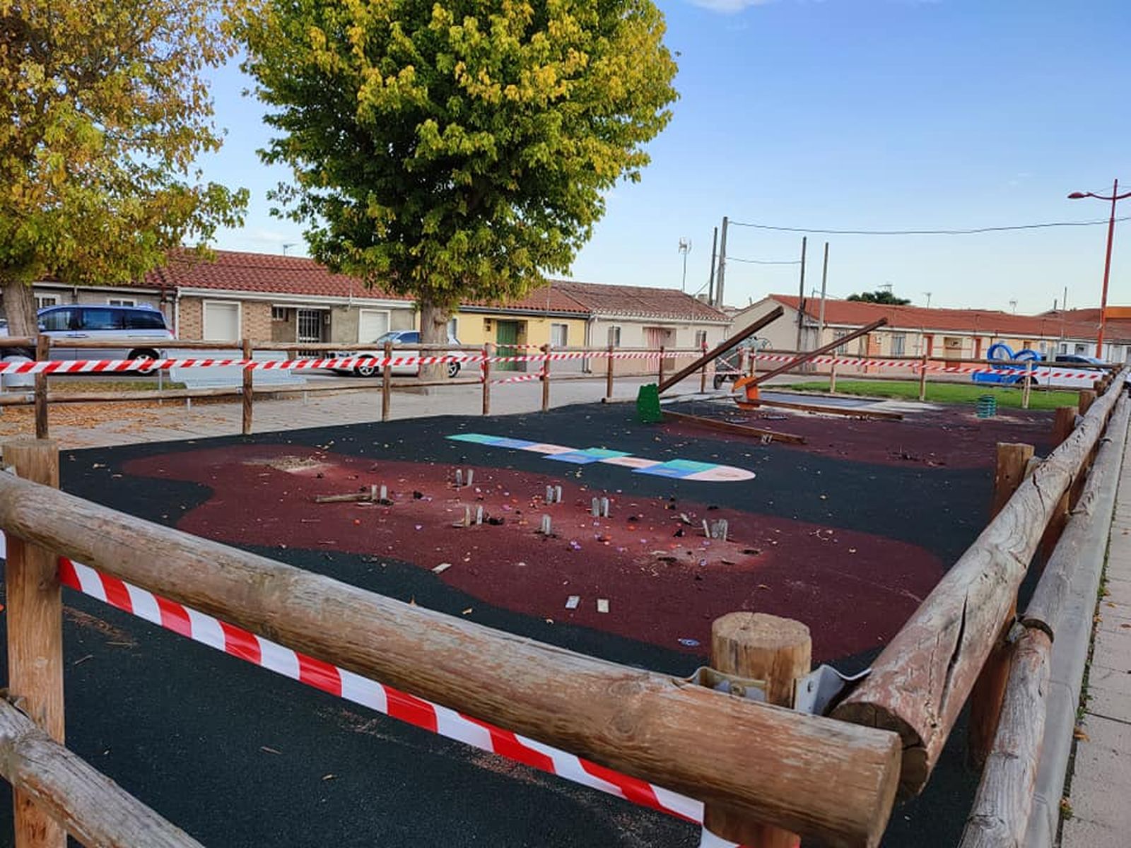 Obras en el parque infantil de la calle San Isidro de Villaralbo