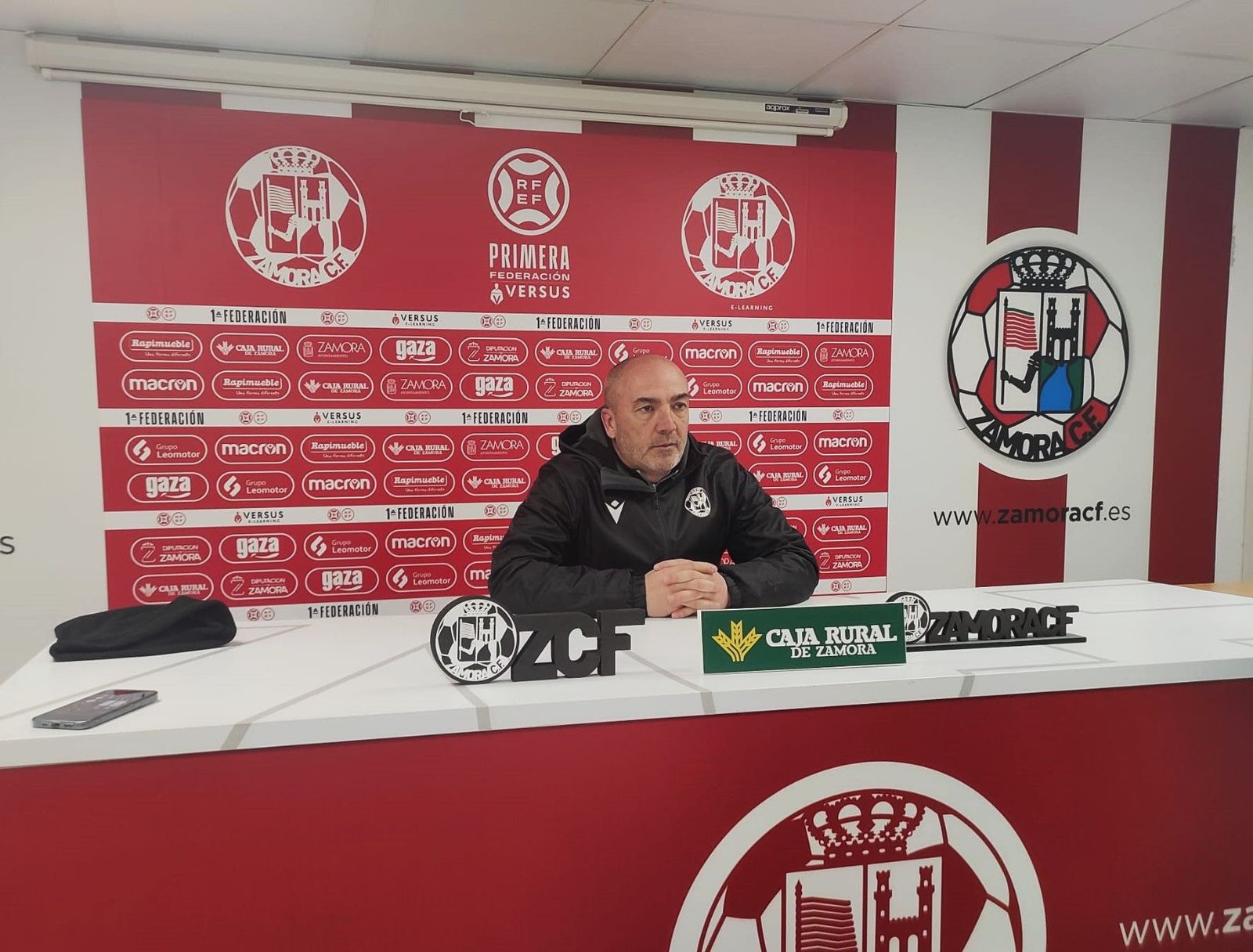 Juan Sabas en rueda de prensa