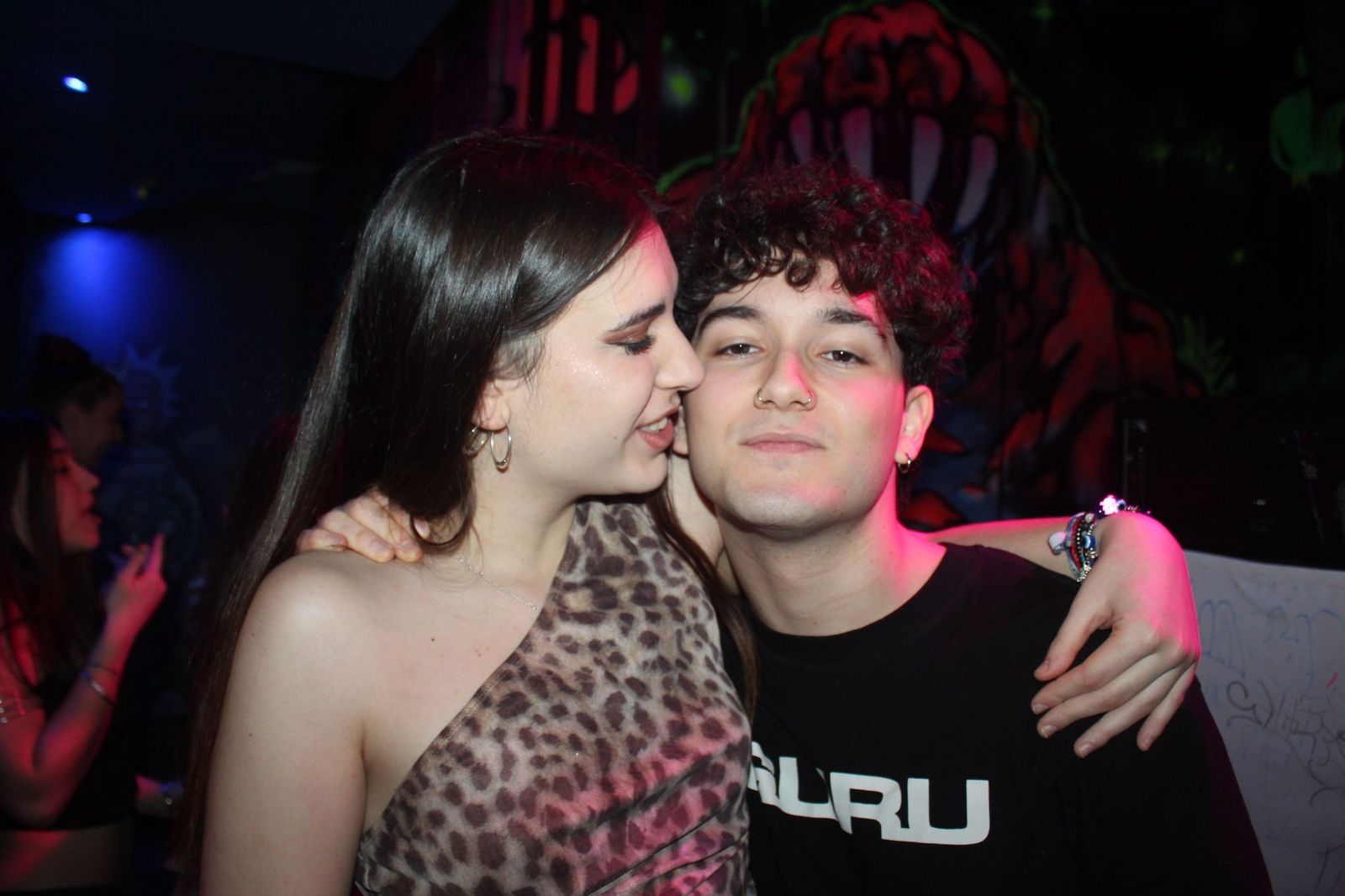 La fiesta de Salamanca moviliza a los jóvenes a divertirse a pesar del mal tiempo