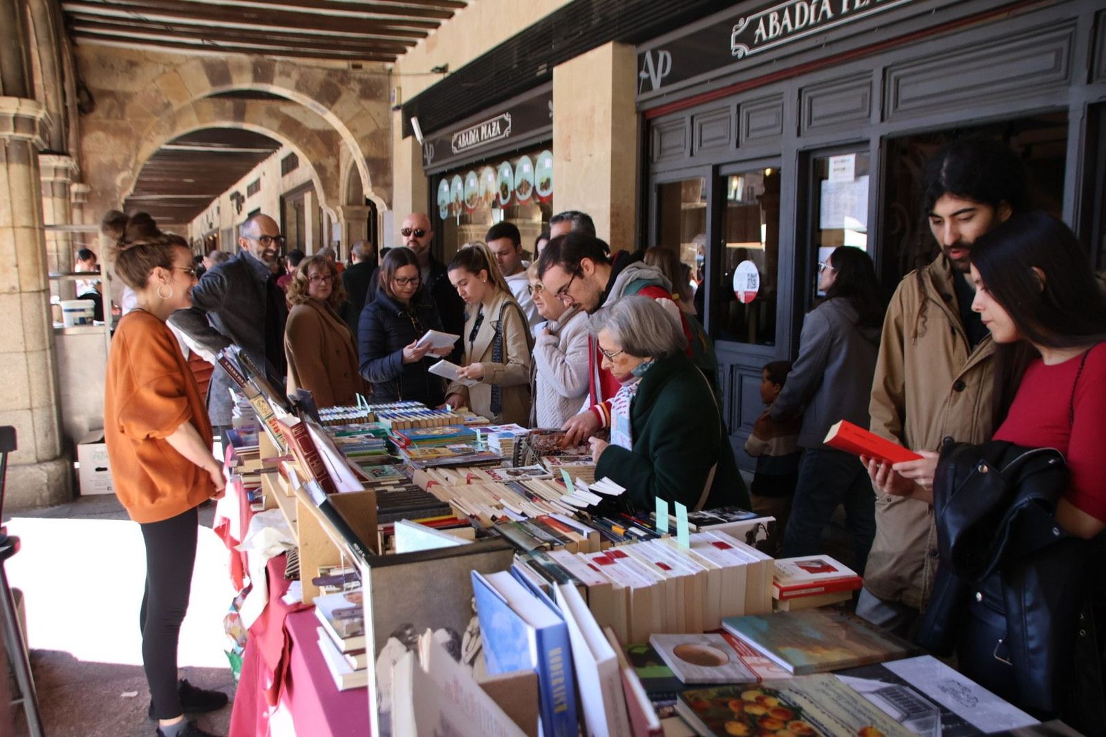 Feria del Libro en la Plaza Mayor de Salamanca Feria del Libro en la Plaza Mayor de Salamanca
