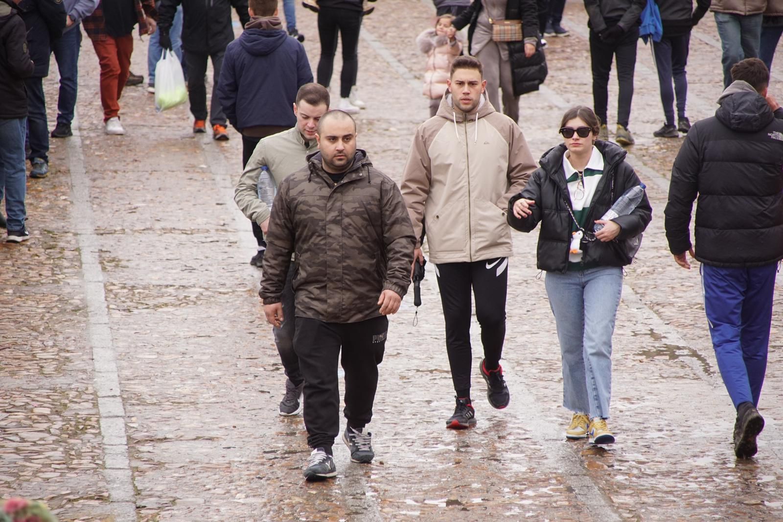 ambiente-encierro-urbano-lunes-de-carnaval-en-ciudad-rodrigo-12-de-febrero-de-2024-fotos-s24h-49