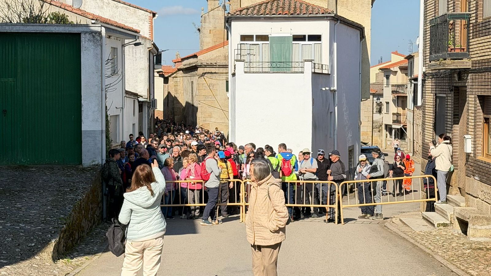 Marcha senderiesta mieza