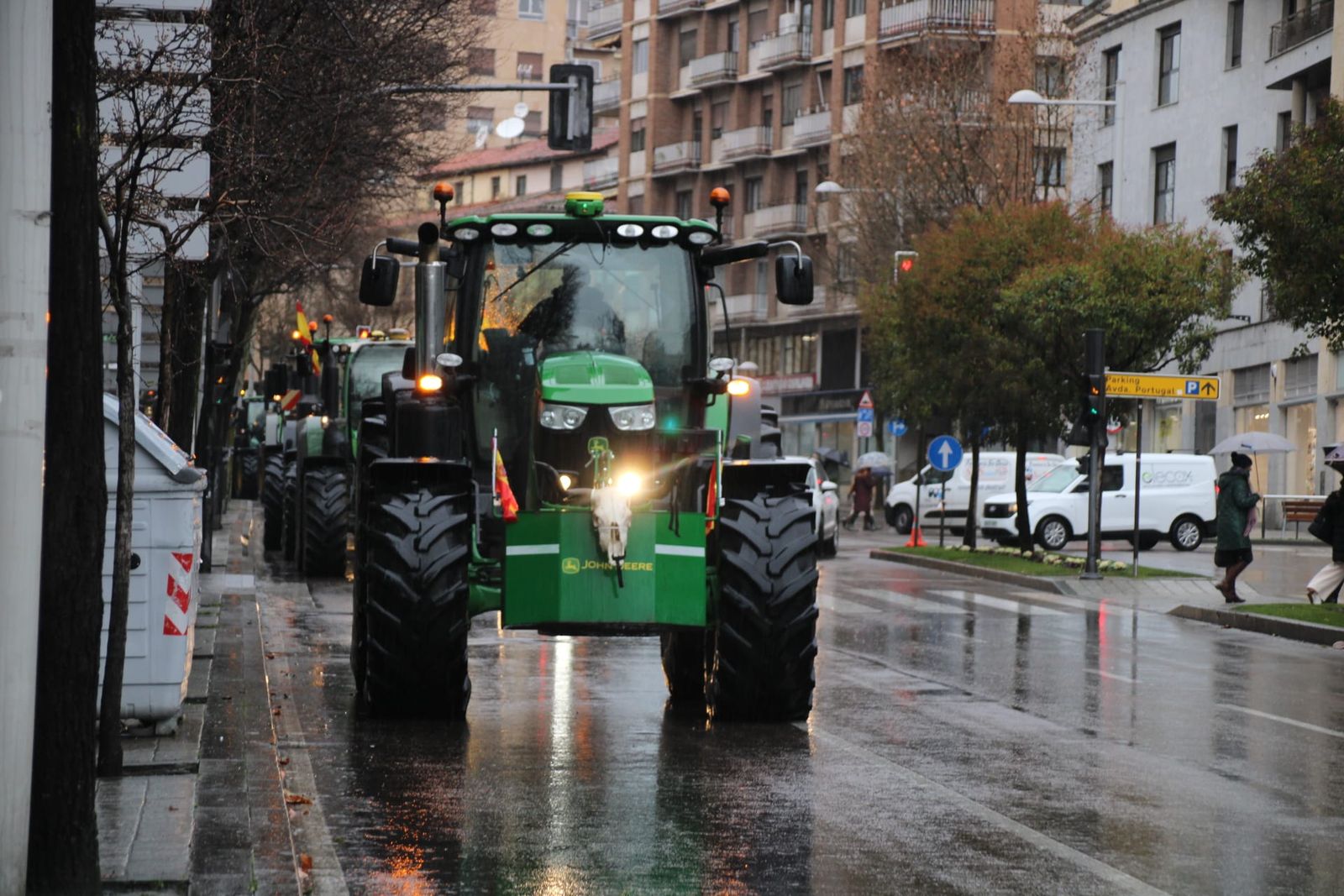 En imágenes la marcha con tractores y vehículos de campo en Salamanca en protesta contra Mercosur