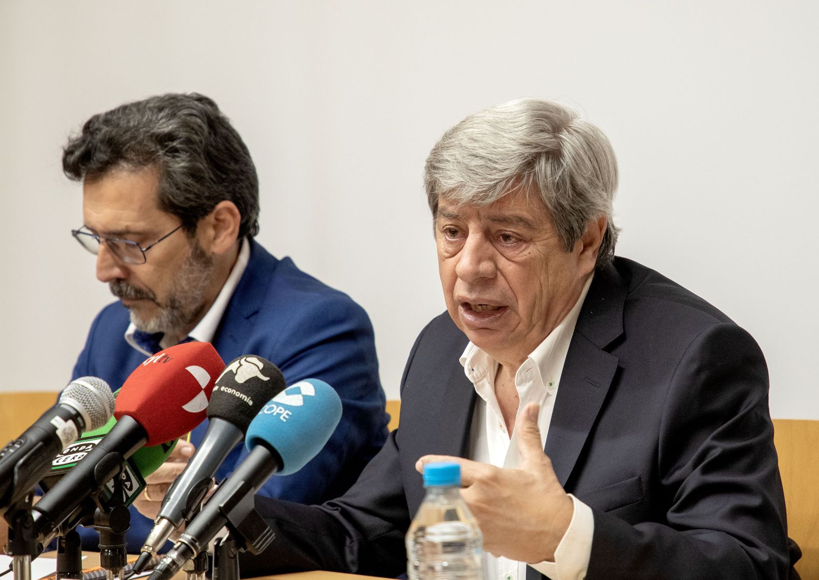 Presentación del XV Simposio de bases biológicas del cáncer e innovación terapéutica. En la imagen, el catedrático emérito de la Universidad de Salamanca y fundador del evento, Juan Jesús Cruz Hernández - Susana Martín/ICAL