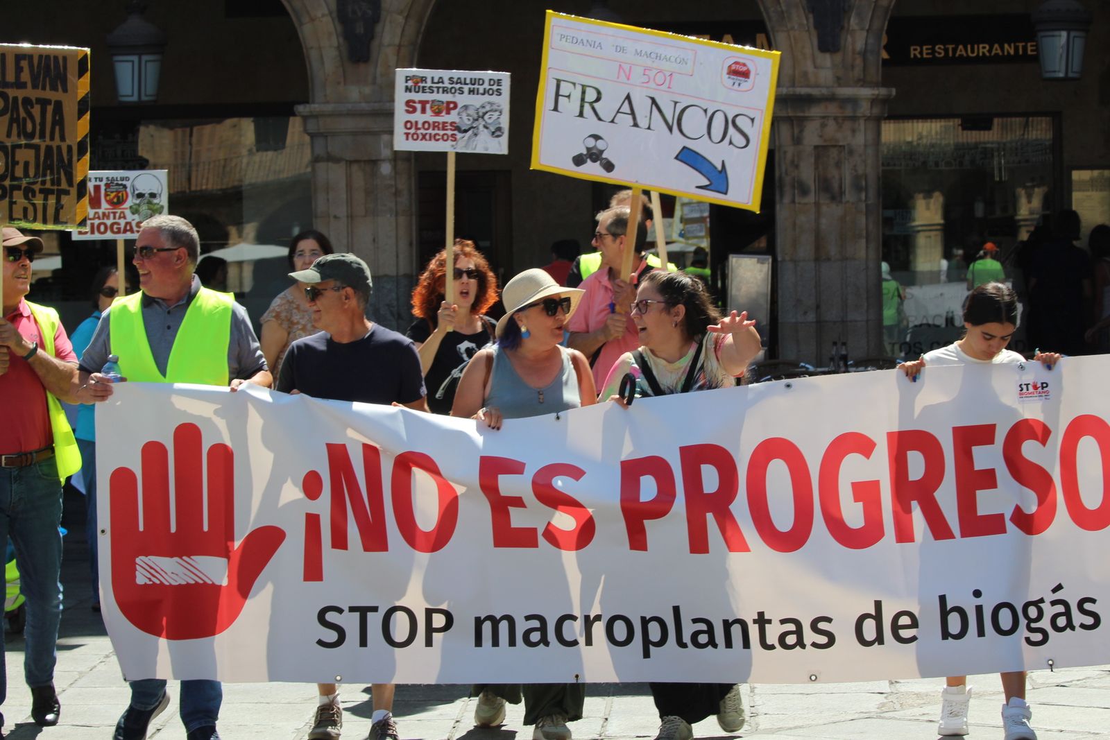 Manifestación Biogás en la Plaza Mayor de Salamanca