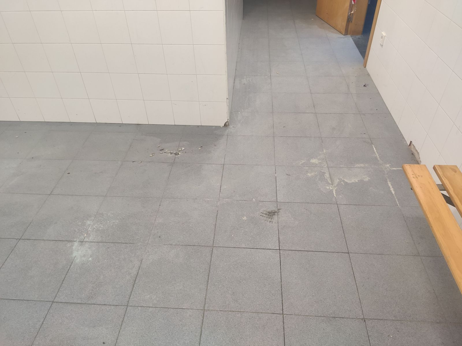 vandalismo-en-el-pabellon-de-villamayor-5