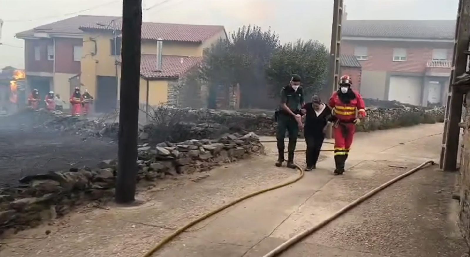 Las duras imágenes de la UME en los incendios de Molezuelas y Puercas