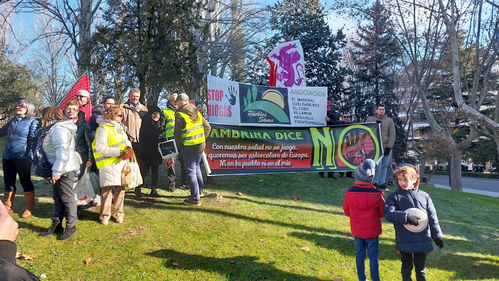 Cacerolada en Zamora contra las plantas de biogás (19).jpeg