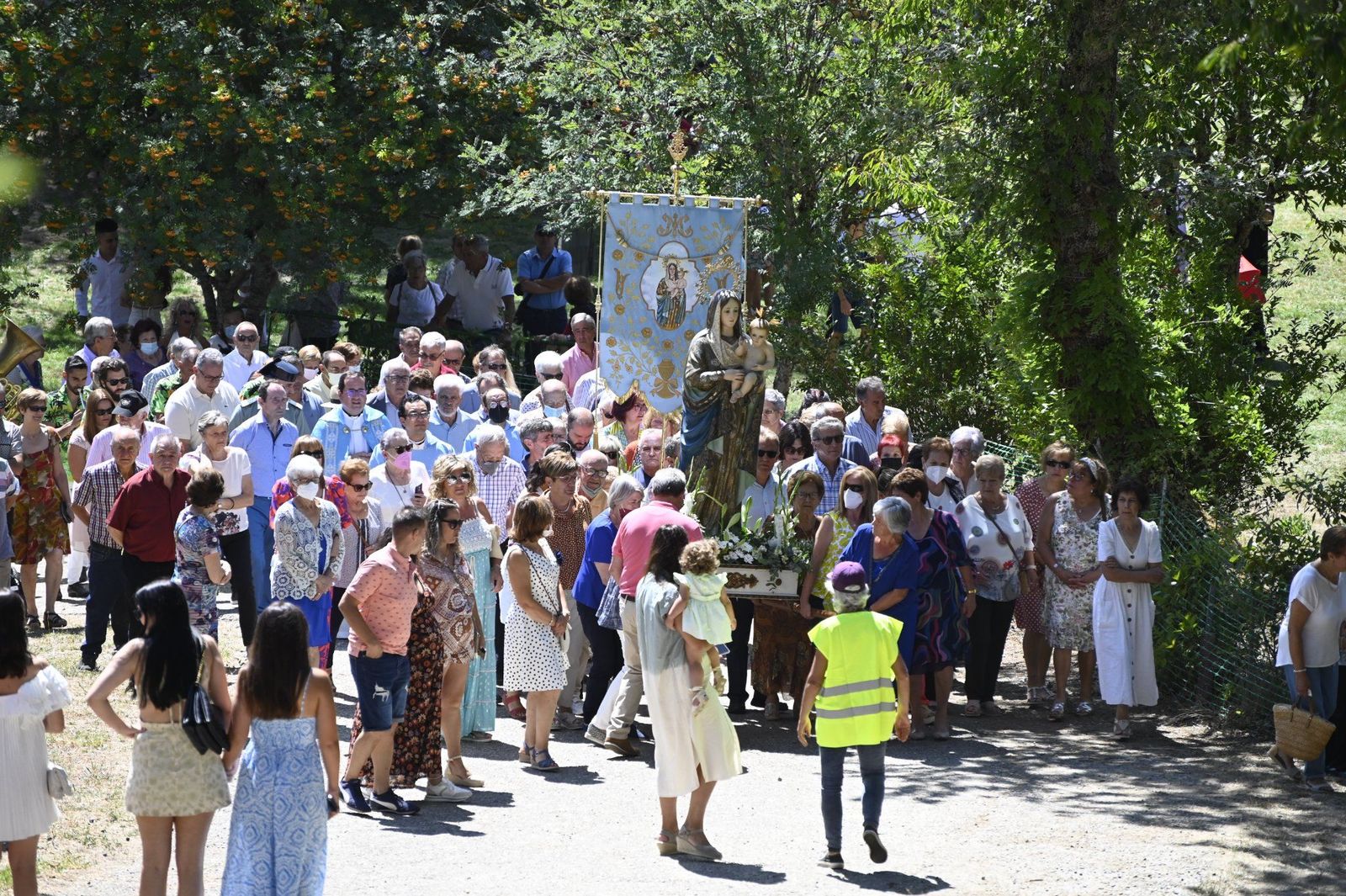 Lubián vuelve a disfrutar de su tradicional romería. Archivo