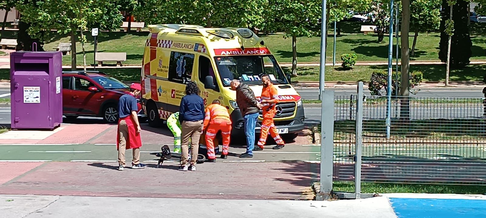 Un turismo atropella a un patinete en Alfonso XI (10).jpeg