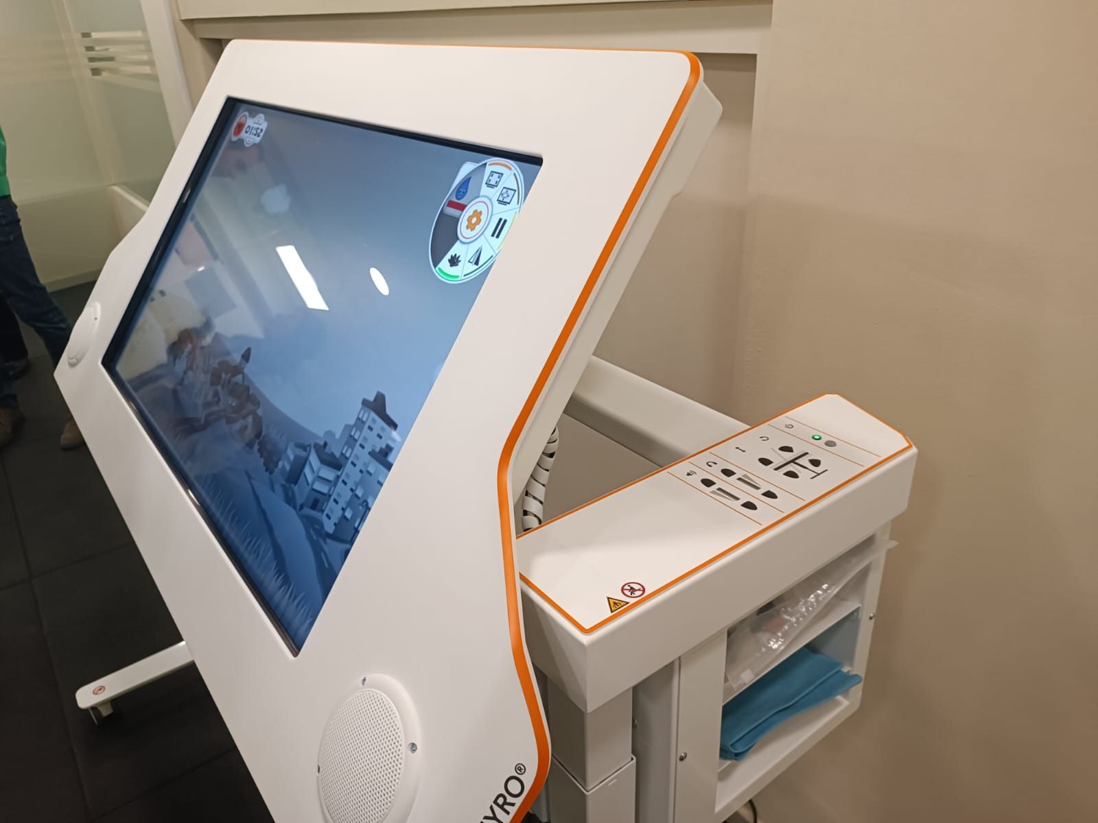 Aspace Salamanca da la bienvenida a Myro, un dispositivo tecnológico para la ayuda y seguimiento de las personas con parálisis cerebral