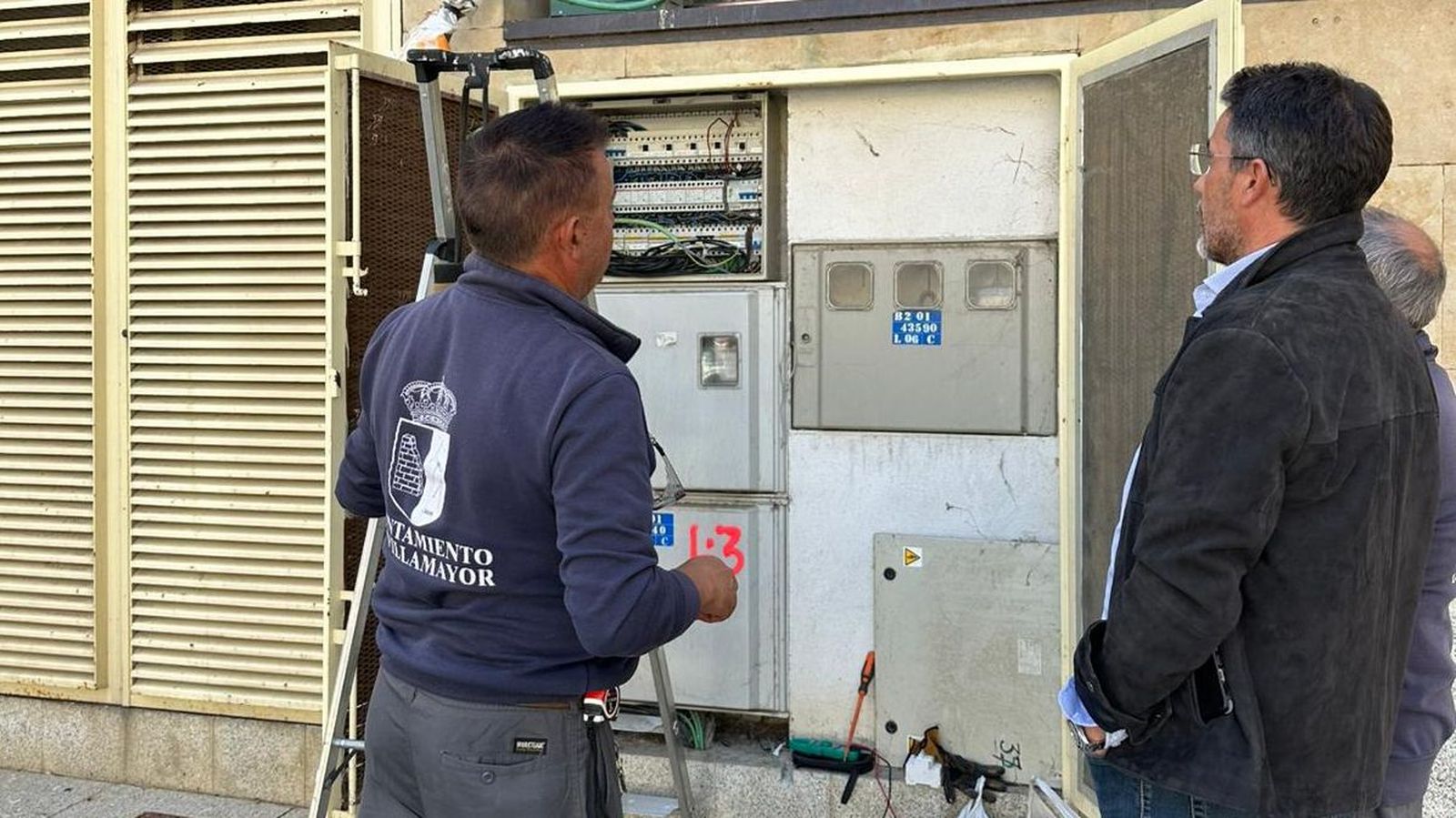 Villamayor invierte 11.495 euros para solucionar los problemas de alumbrado público en el casco urbano