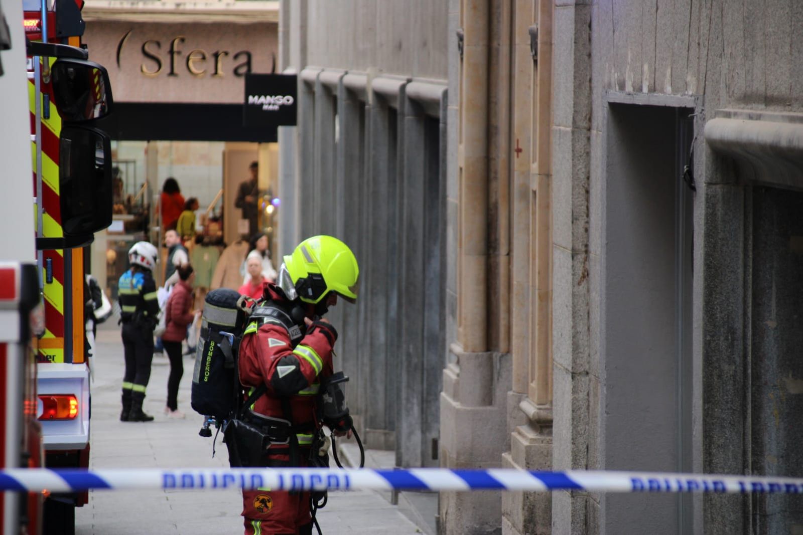 incendio-de-una-vivienda-en-la-calle-rector-lucena-6
