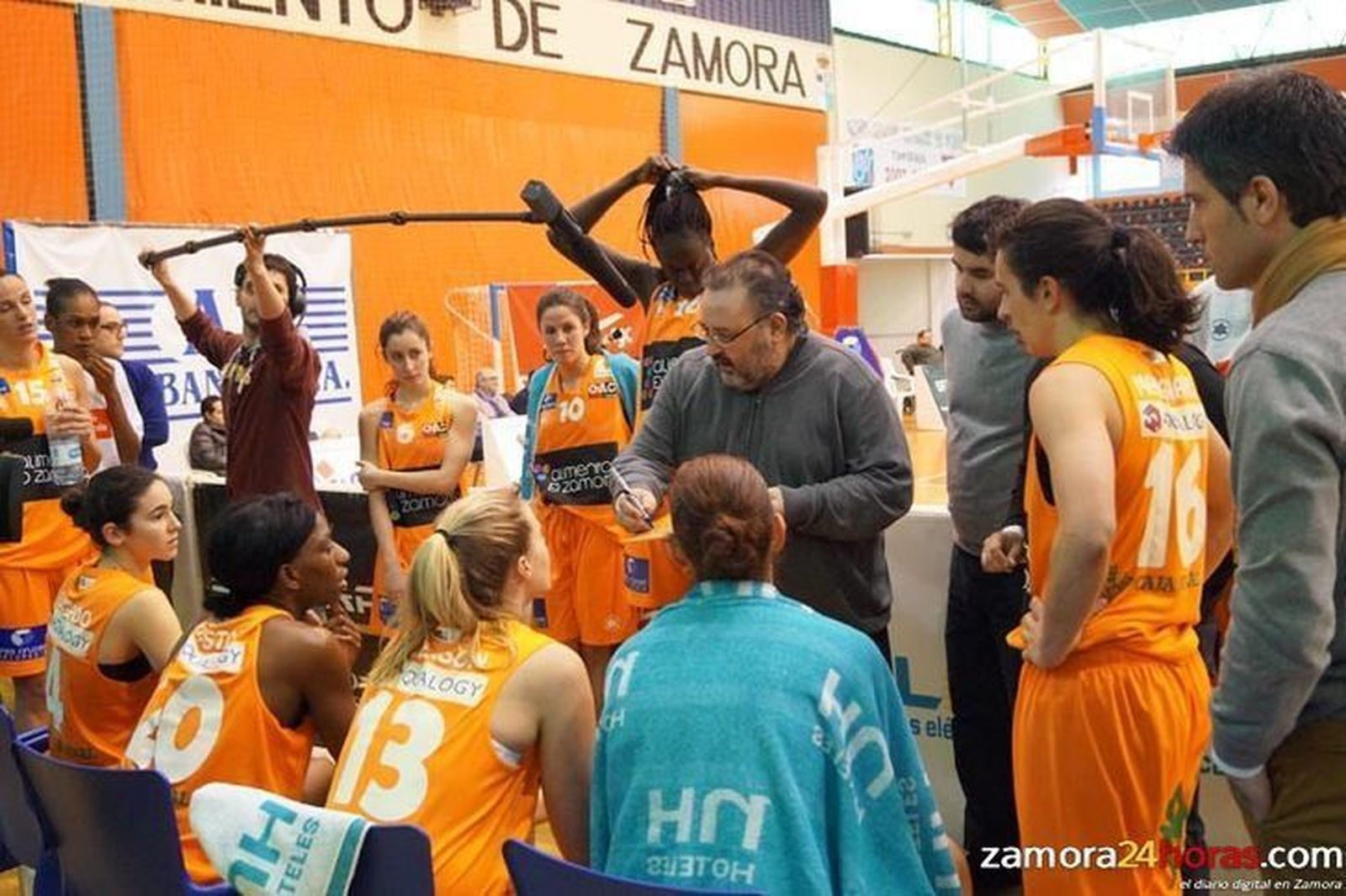 Mena: “A lo mejor es demasiado tarde para reaccionar, pero hay que intentarlo”