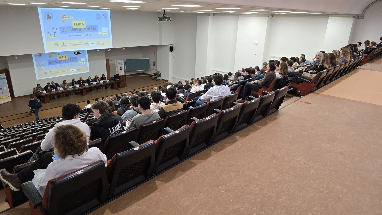 La Delegación de Estudiantes de Medicina organiza una Feria de Especialidades para orientar a los futuros sanitarios