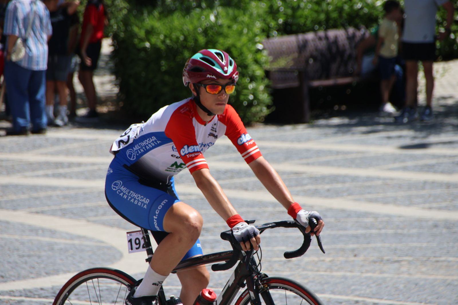 Salida II Vuelta Ciclista a Castilla y León Sub-23 y Élite