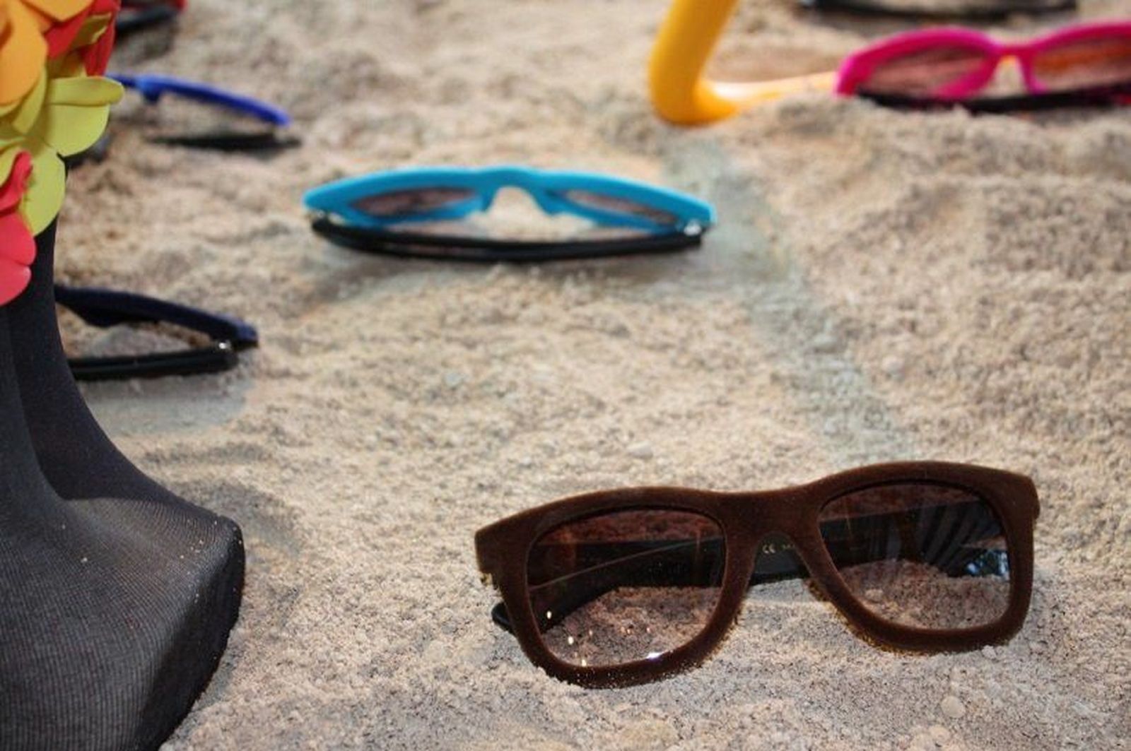 Los ópticos-optometristas recuerdan que el cuidado de las lentes de contacto es importante para evitar las infecciones en verano