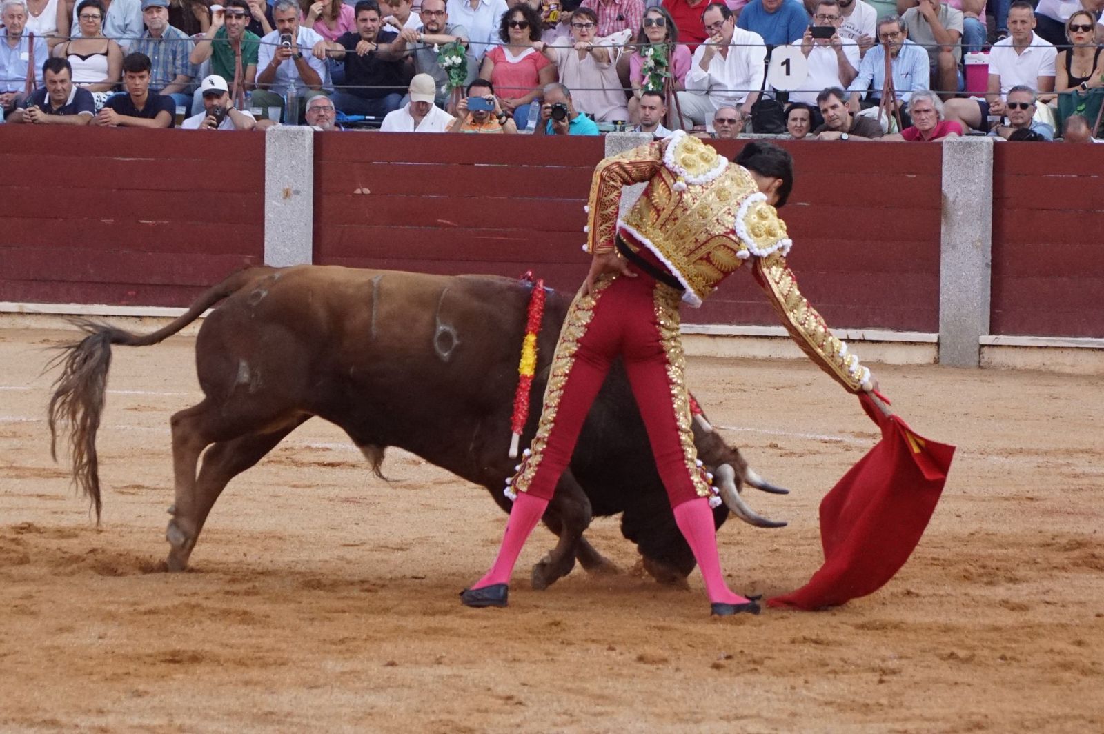 : Emilio de Justo y Diosleguarde cierran en hombros una feria de Guijuelo marcada por las despedidas de El Capea y Javier Castaño