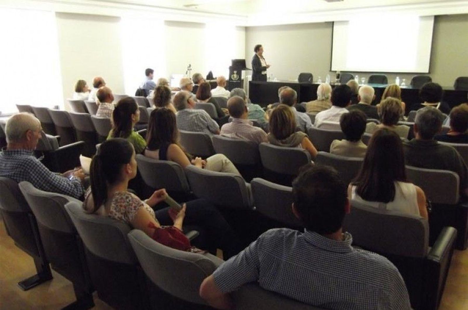 Una charla en el colegio de médicos. Archivo