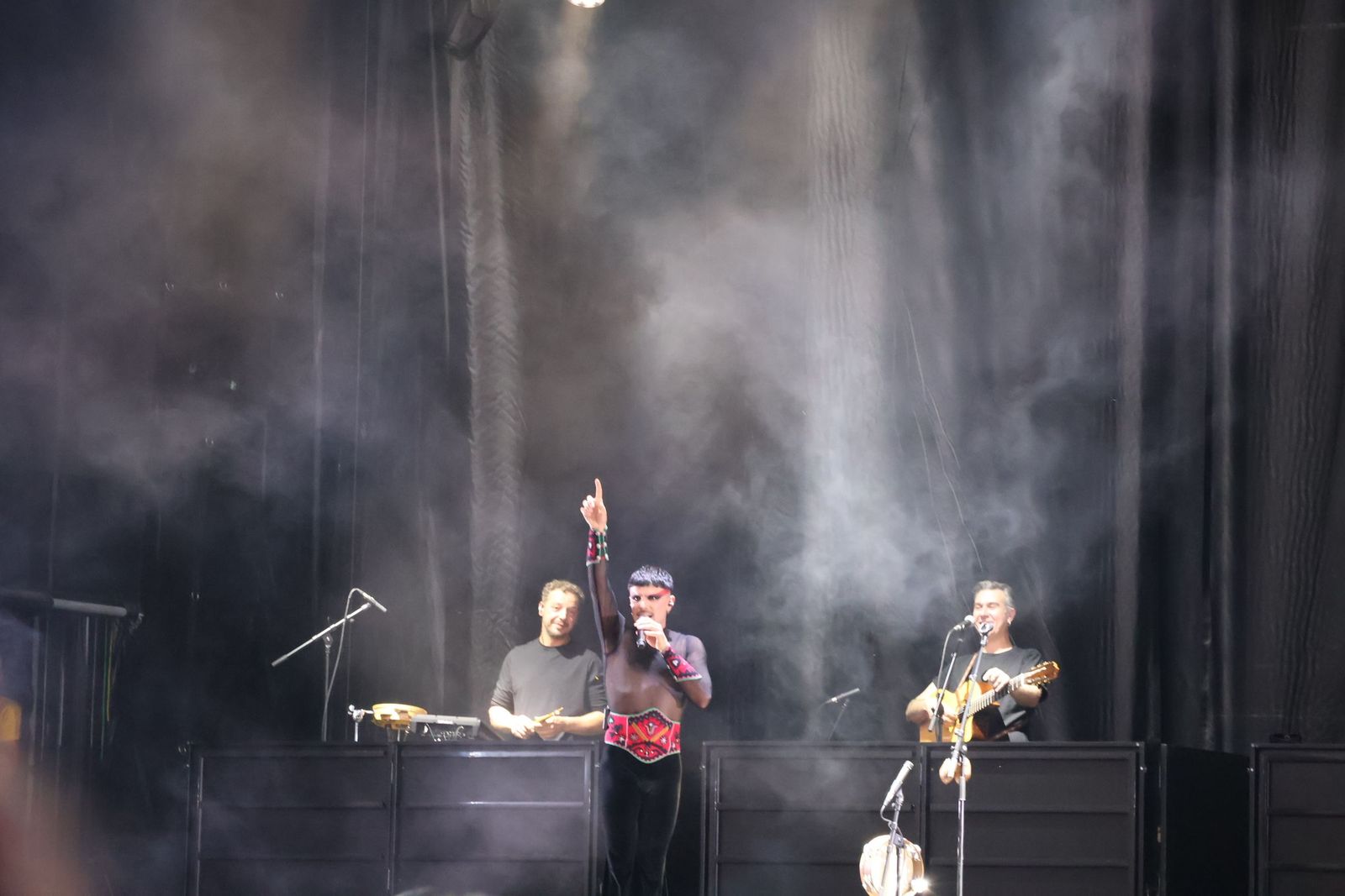 concierto-de-rodrigo-cuevas-en-la-plaza-mayor-de-zamora-19