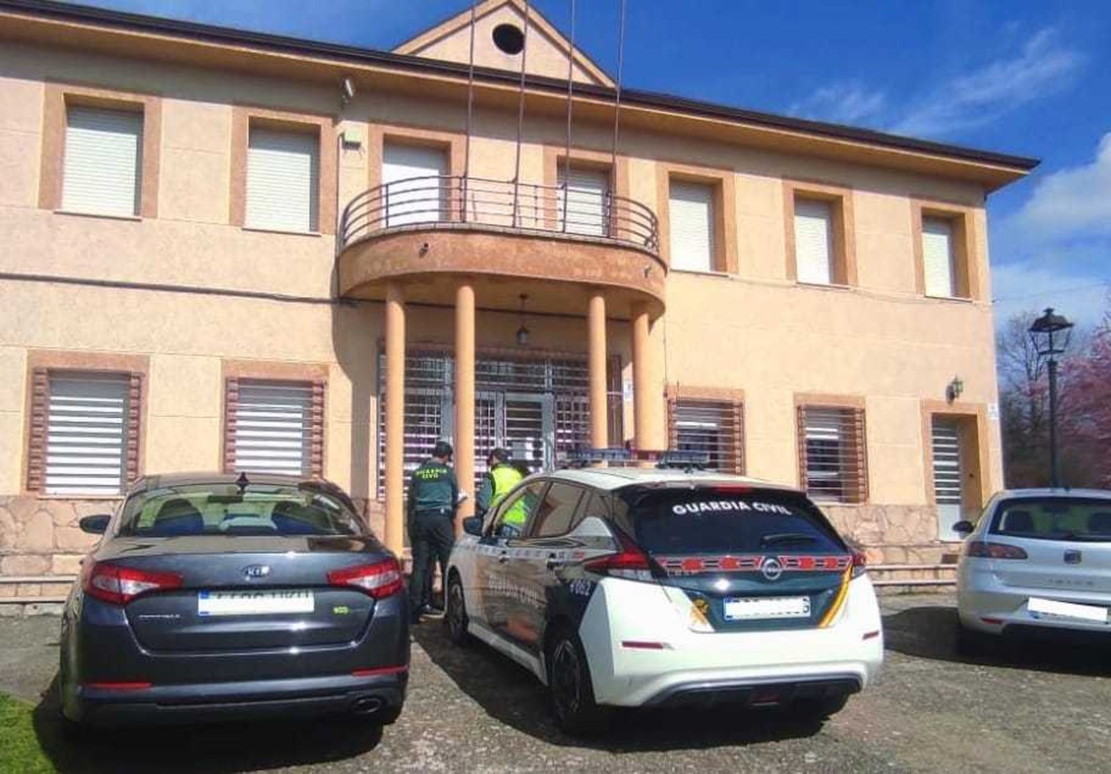 Imagen de la Guardia Civil en el Ayuntamiento