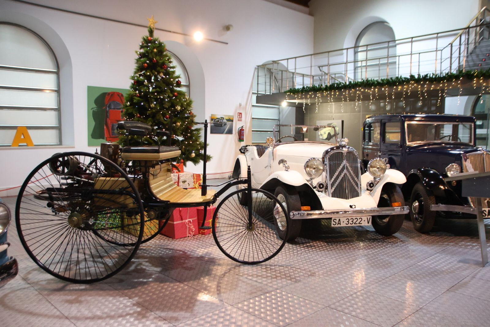 ‘Motor Clásico y Acrílicos’ de Santiago Pedrós González
