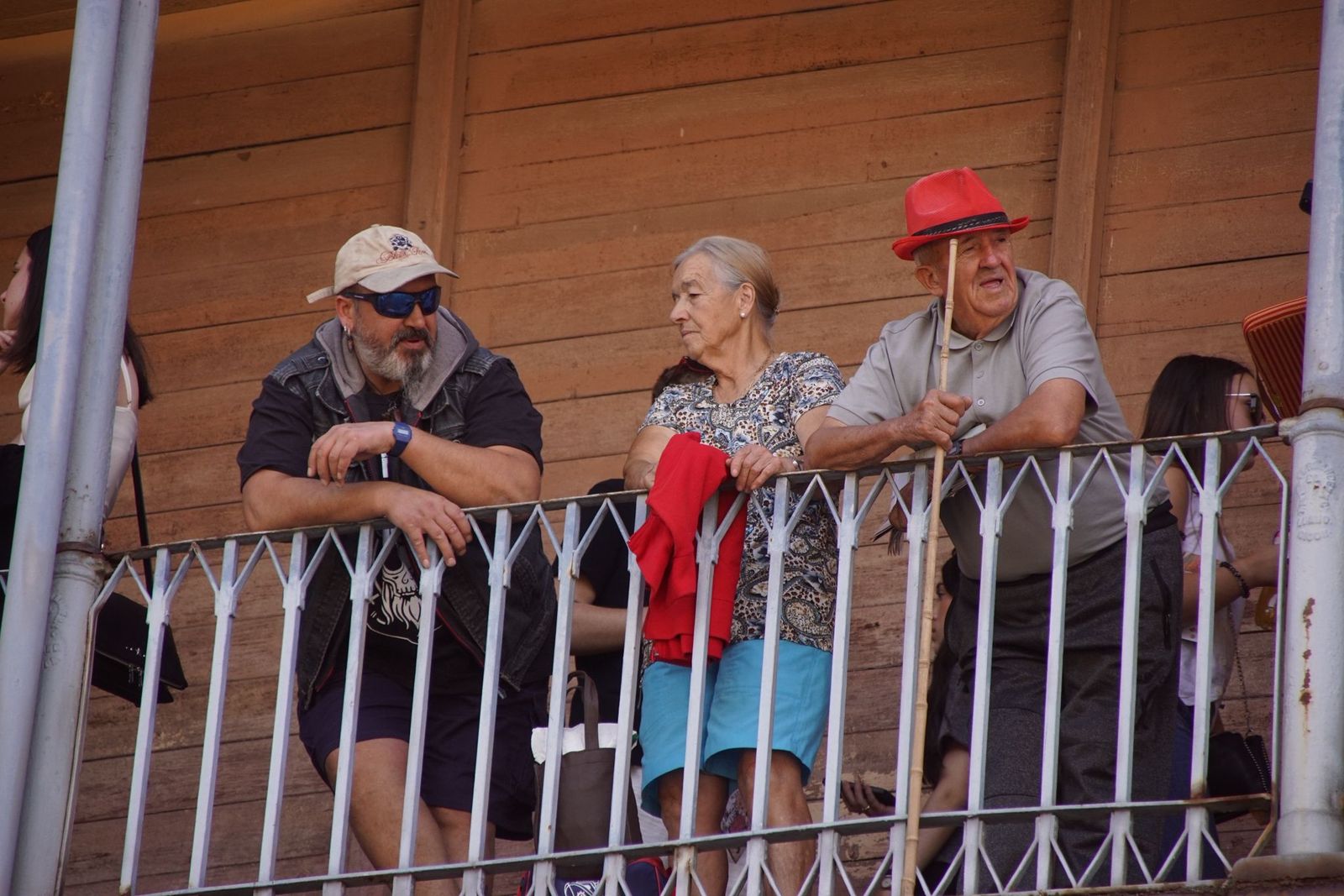 Así se ha vivido la primera corrida de la feria 2025 en La Glorieta: imágenes del ambiente en los tendidos y en el patio de cuadrillas