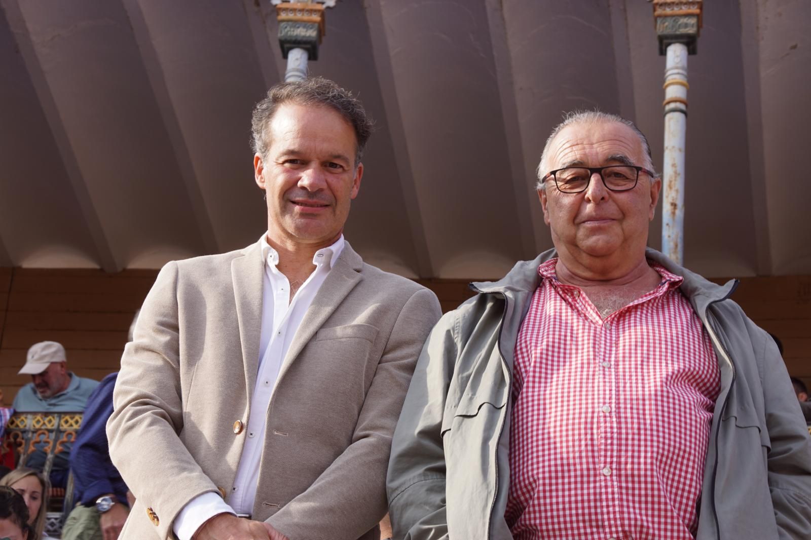 resumen-fotografico-del-ambiente-en-los-tendidos-de-la-glorieta-durante-la-corrida-concurso-22-de-septiembre-fotos-juanes-40