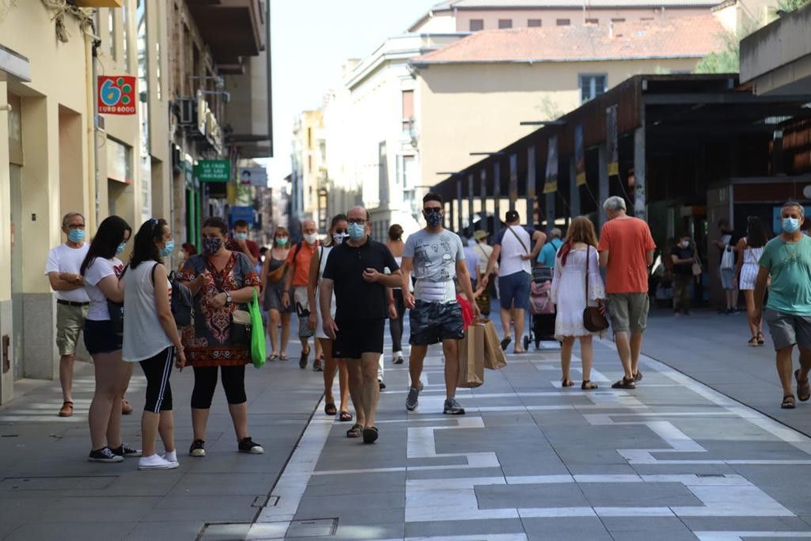 Calle mascarilla coronavirus