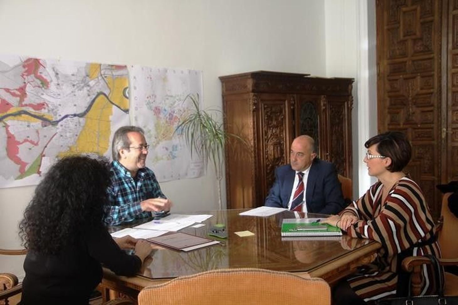 El alcalde solicitará formalmente al Banco CEISS la cesión de la estatua de Eduardo Barrón "Adán después del pecado"