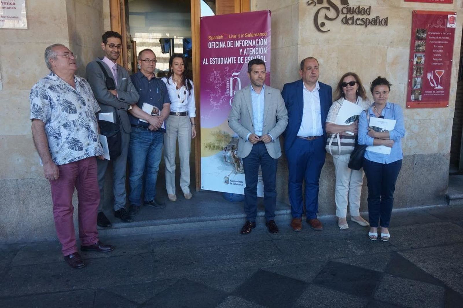 La oficina de atención al estudiante de español inicia su actividad con una charla dirigida a norteamericanos