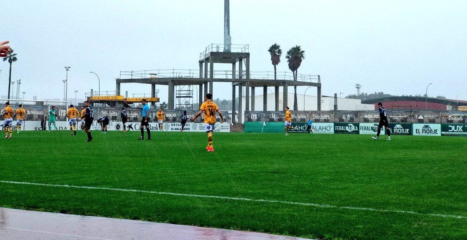 Imagen del choque entre RB Linense y Unionistas FOTO UNIONISTAS CF
