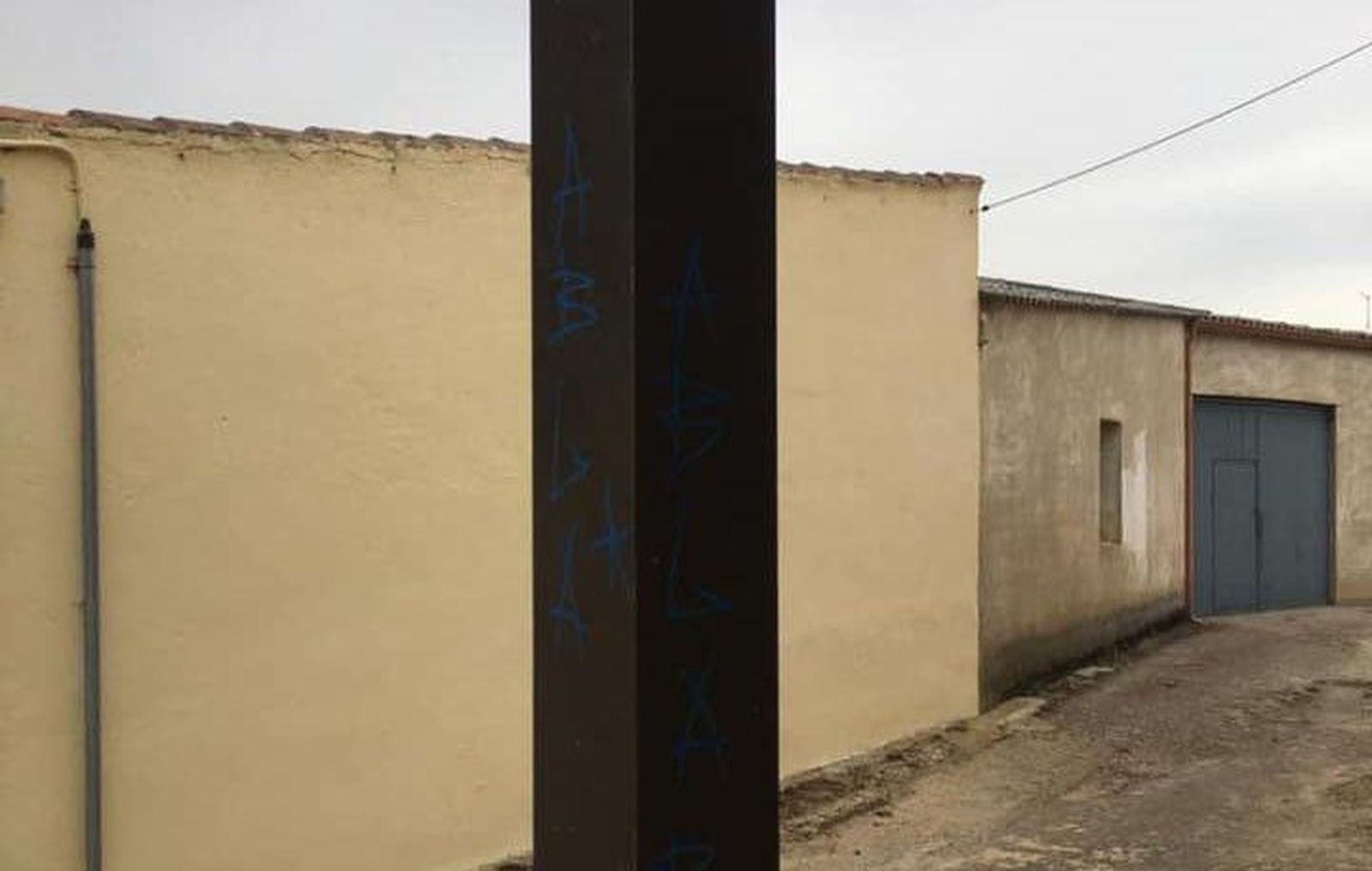 Actos vandalicos monfarracinos (11)