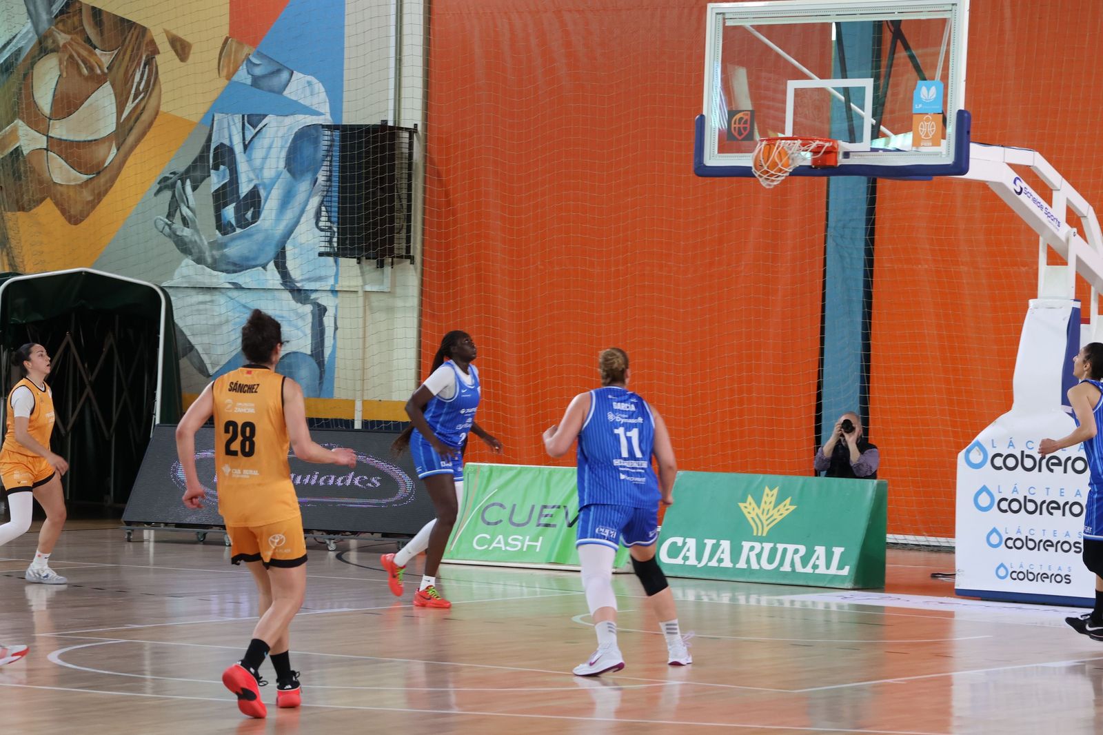 GALERÍA | El encuentro entre el CD Zamarat y el Azul Marino Mallorca, en imágenes