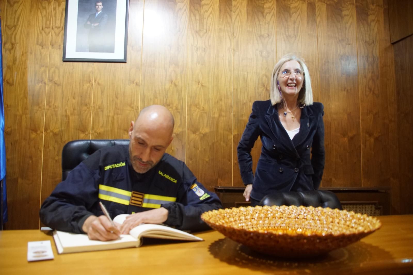 Los Bomberos de la Diputación dan voz al pregón de las fiestas de Alba de Tormes