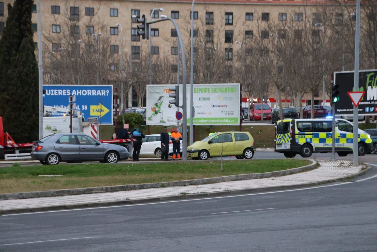 Colisión entre dos vehículos en la Glorieta Ruta de la Plata