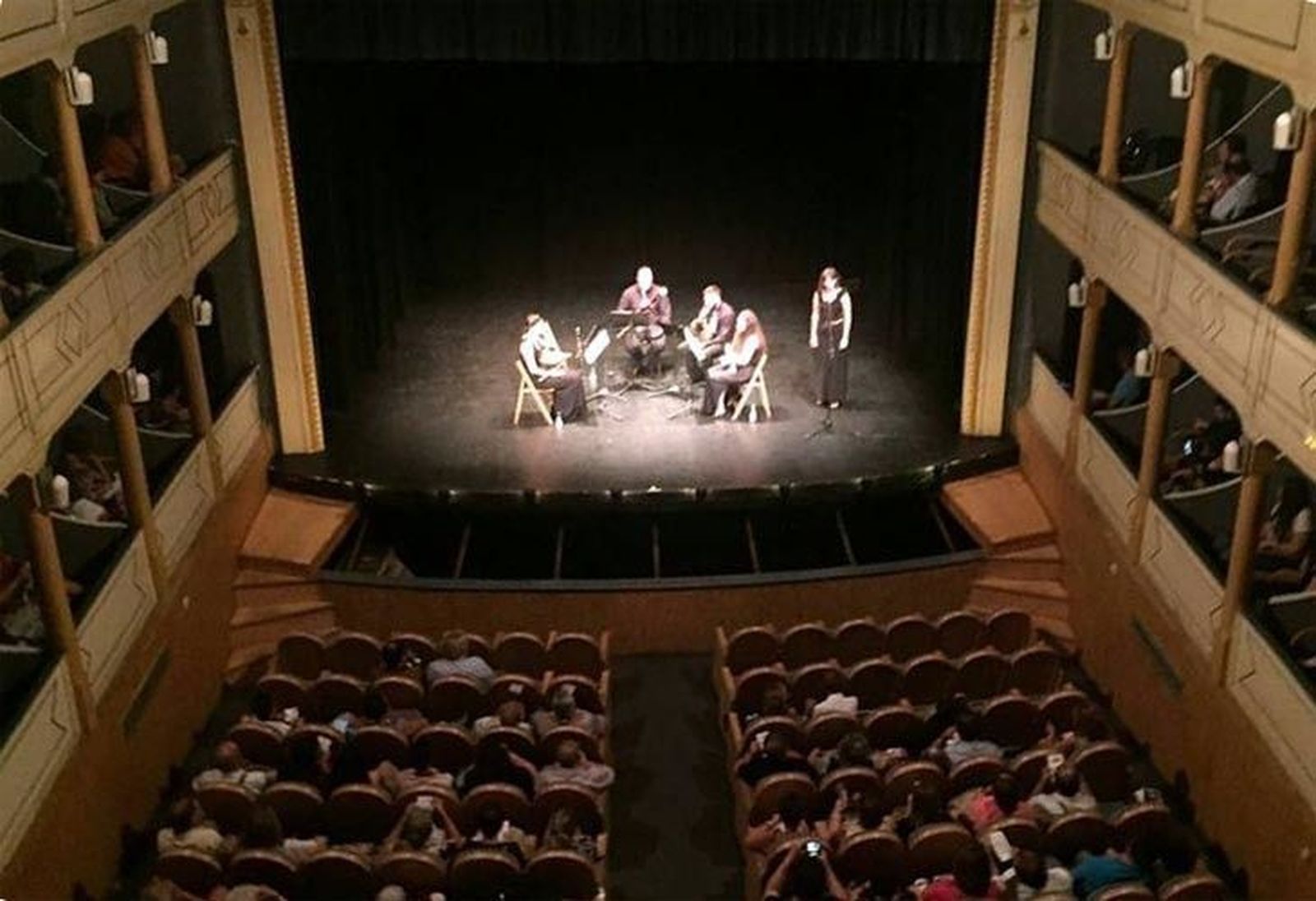 Teatro Latorre de Toro. Archivo.