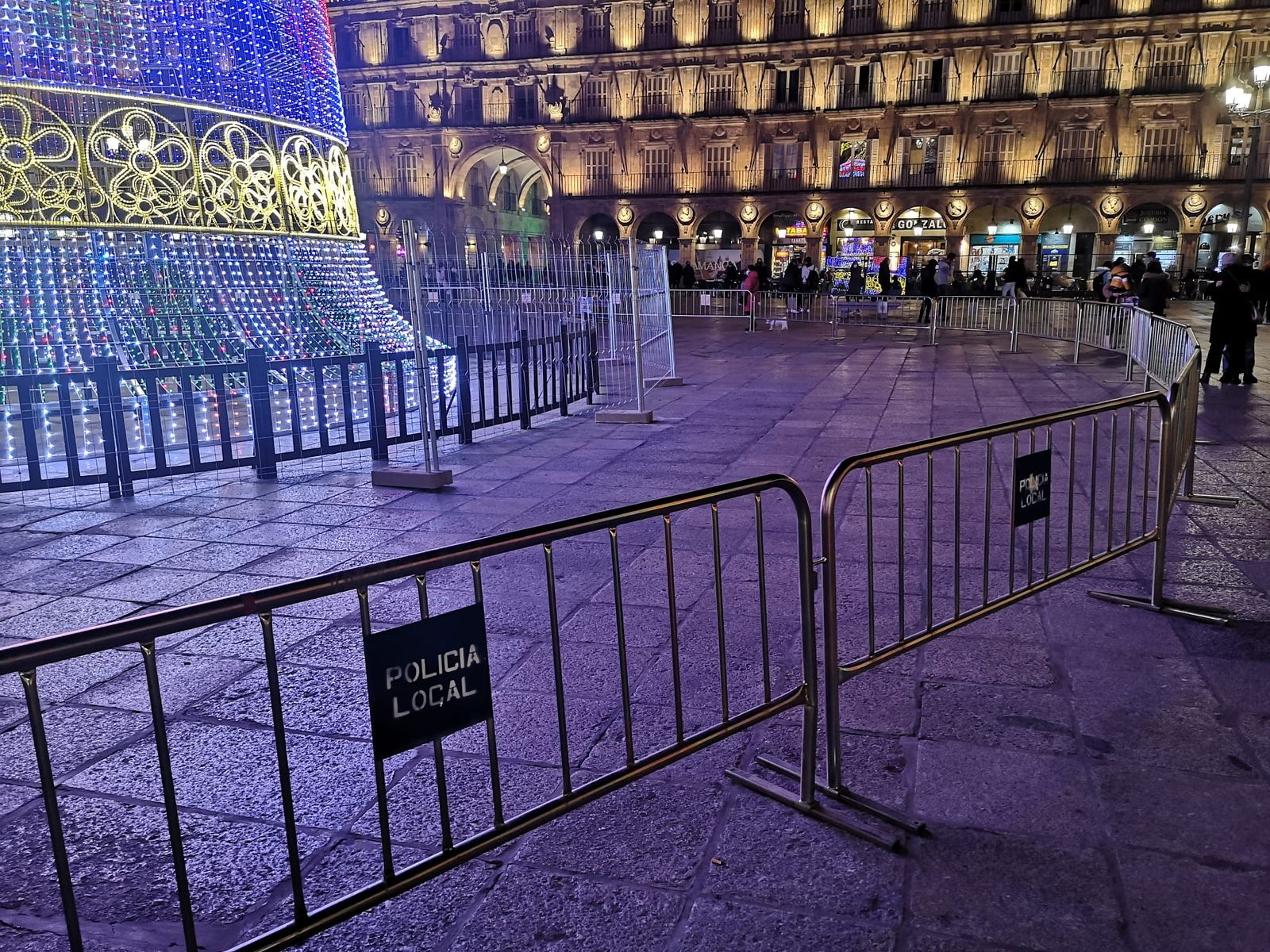 refuerzo-policial-en-la-plaza-mayor-3