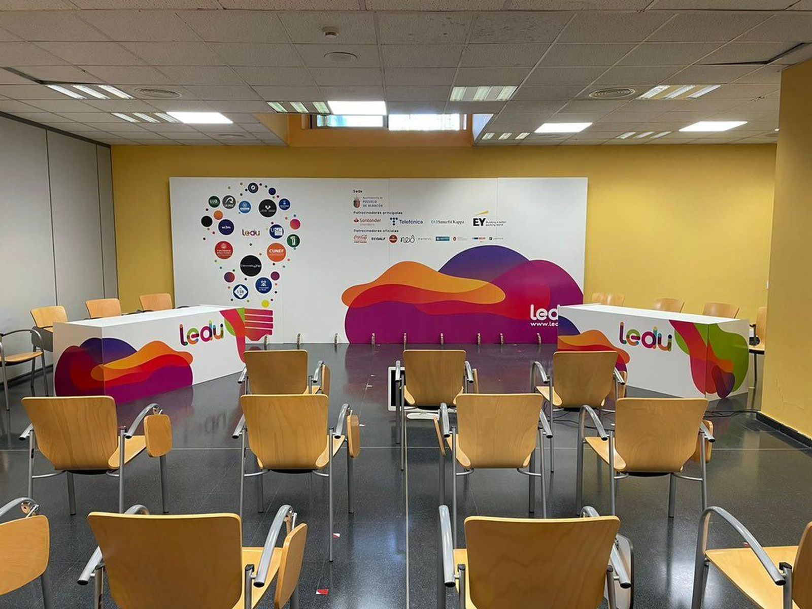 Sala donde se celebra la LEDU | Foto: @LEDU_debate Sala donde se celebra la LEDU | Foto: @LEDU_debate
