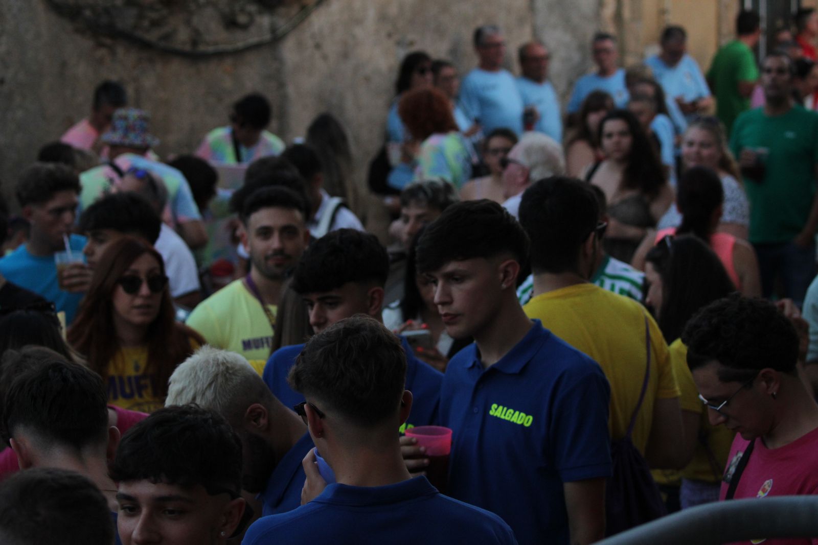 Doñinos de Salamanca. Pregón a cargo de la Asociación Noonan con Celia Vega Cepriá. Acto amenizado con sangría y la charanga El bombazo.