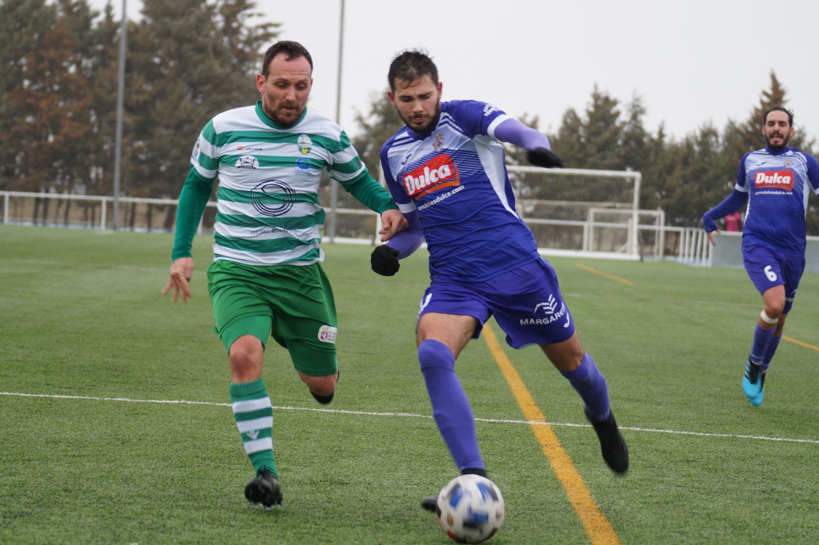 Fran, en una acción ante La Virgen.
