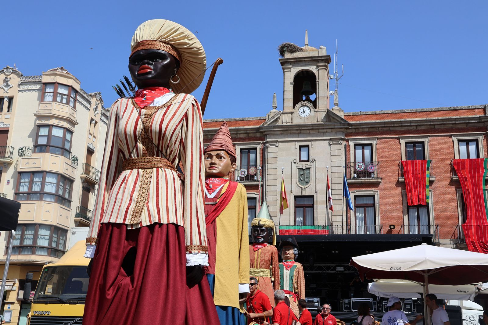 Pasacalles de Gigantes y Gigantillas (8).jpg
