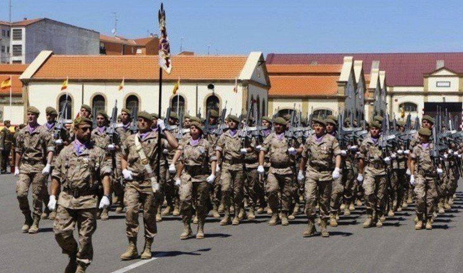 Defensa convoca nuevas plazas para militares. Archivo